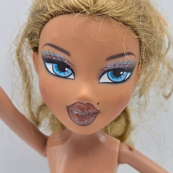 Bratz Fianna Flashback Fever 70s Funk Doll MGA Nude - Picture 2 of 6